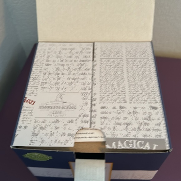 Harry Potter Hogwarts Scentsy Warmer - Picture 4 of 9